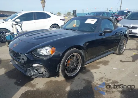 2017 Fiat 124 Spider Elaborazione Abarth z USA, uszkodzony, nr VIN JC1NFAEK5H0114346